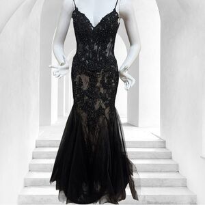 Elegant Black corset Beaded Lace Evening Gown size 2 (XS)